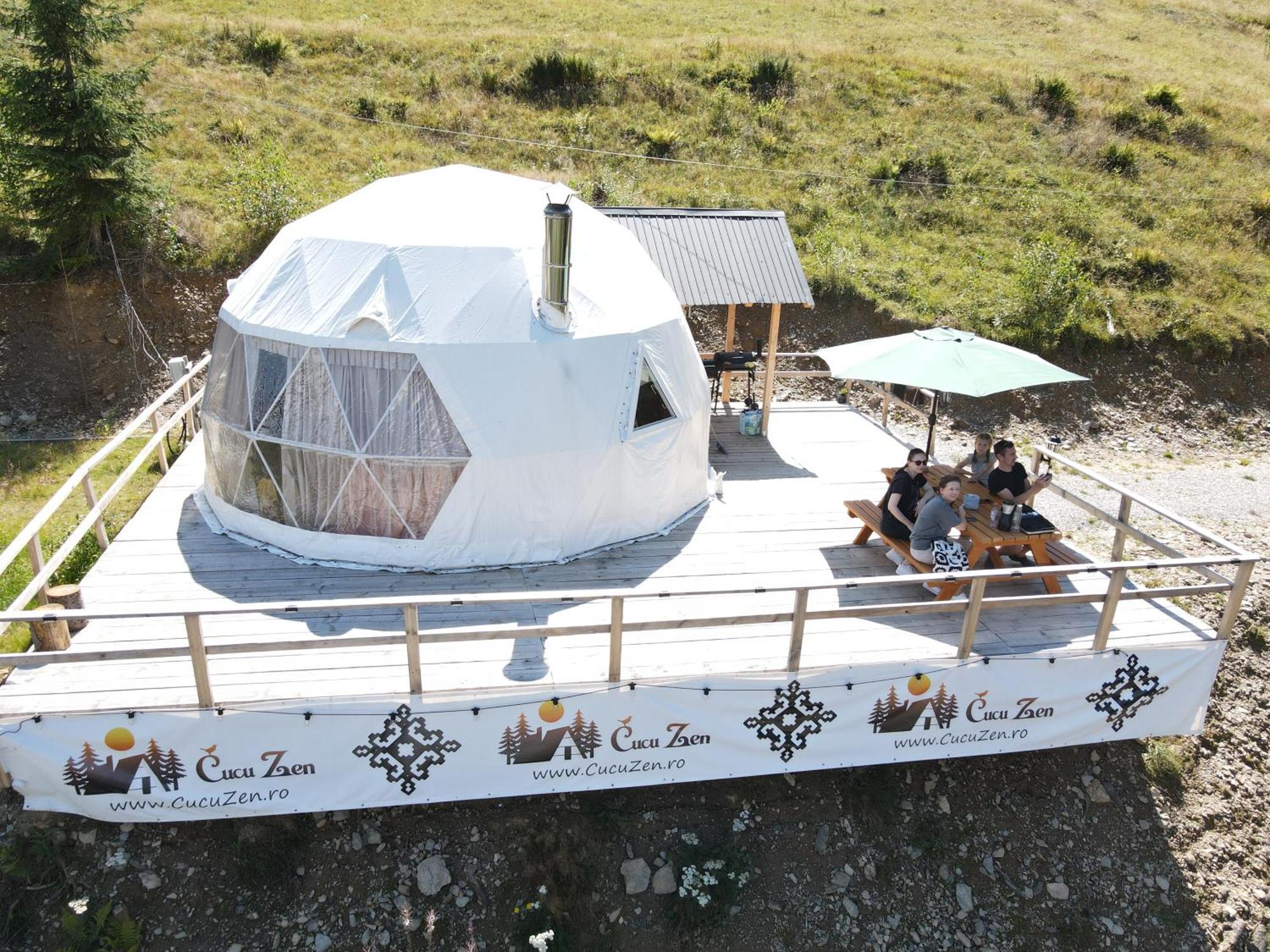 Cucu Zen Dome Bucovina Iacobeni (Suceava)